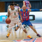 Levente Szijarto in duel cu A.J. Slaughter